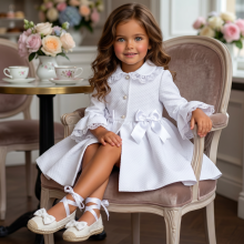 VE26-28 WHITE PIQUE COAT WITH LACE