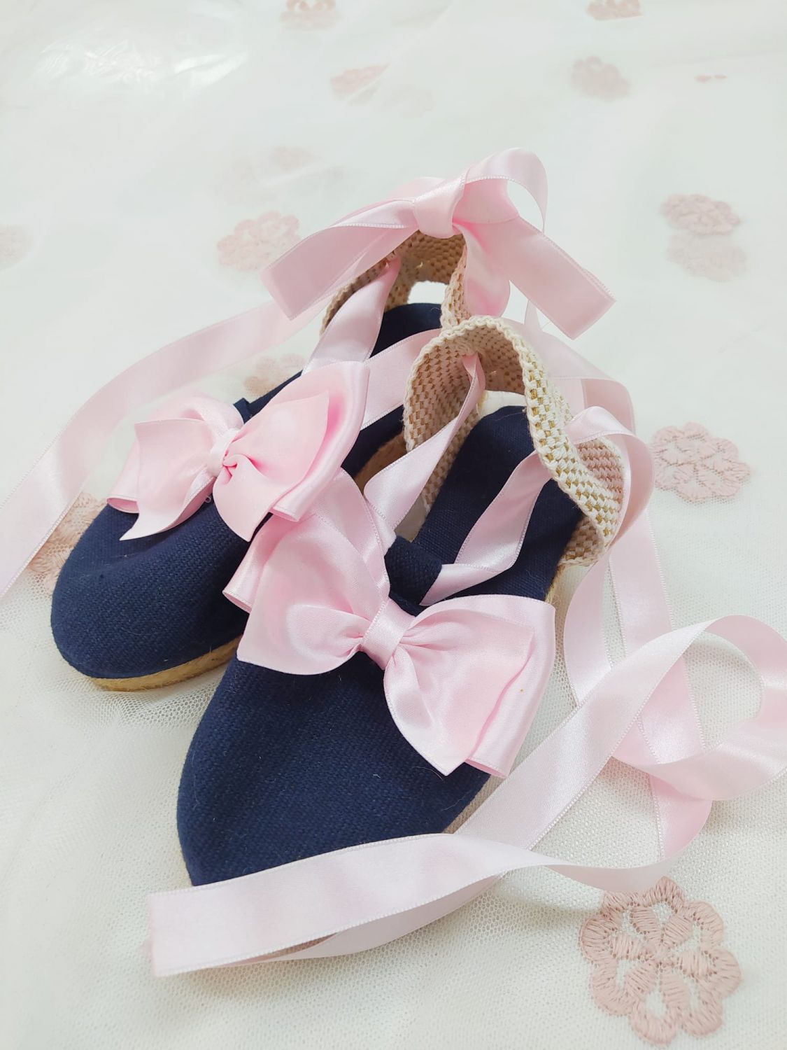 PINK RIBBON & BOW SUMMER BLUE SHOES