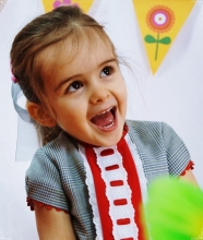 Vestido trapecio Príncipe de Gales con rojo