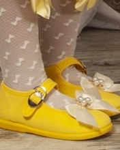 YELLOW SHOES WITH BOW