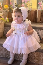VE25-15 vestido en plumetti blanco con smock en amarillo suave